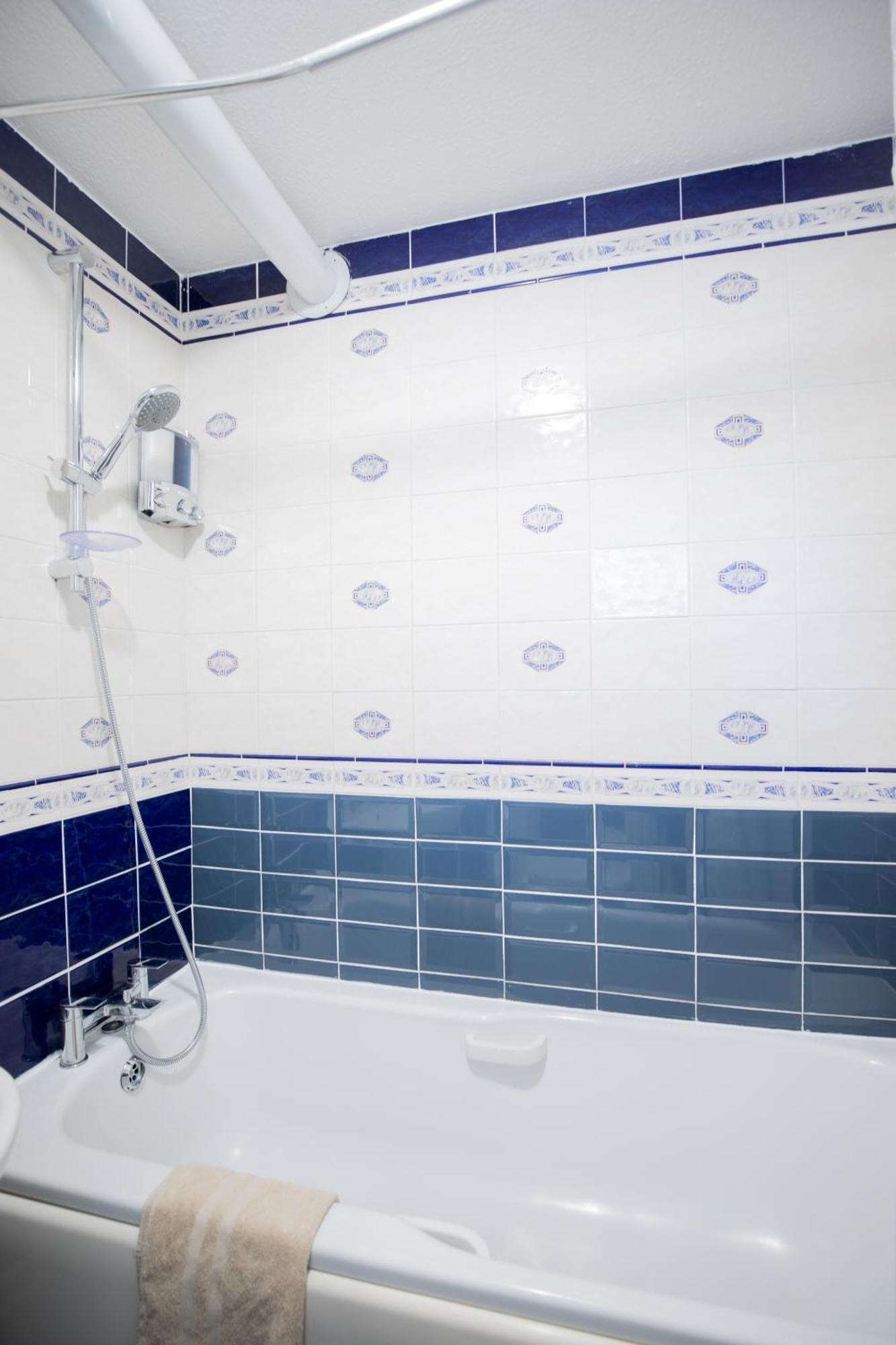Bright And Spacious One Bedroom Apparment, Free Parking London Exteriör bild